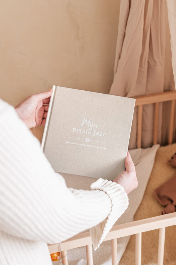 Fyllbooks Babyboek Mijn Eerste Jaar Linnen Beige (2)